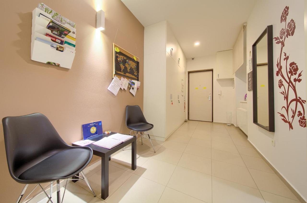 Logo Apartments 5 Min Walk To Main Square ザグレブ エクステリア 写真