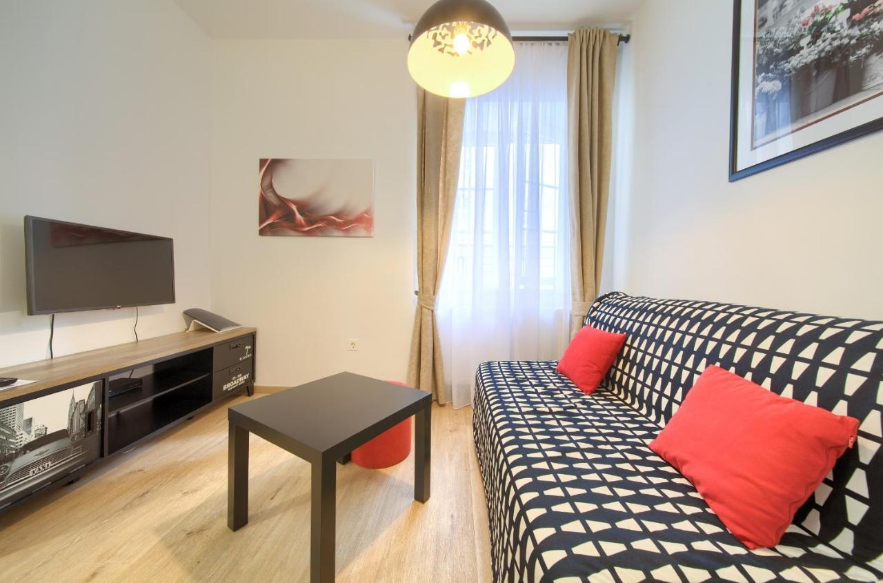 Logo Apartments 5 Min Walk To Main Square ザグレブ エクステリア 写真